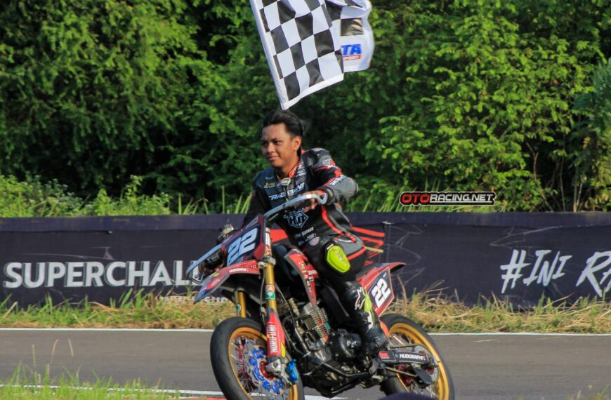 Kejurnas Superchallenge Supermoto Subang 2024 : Benaya Farel Jawara Moto 1 Final 180 Junior