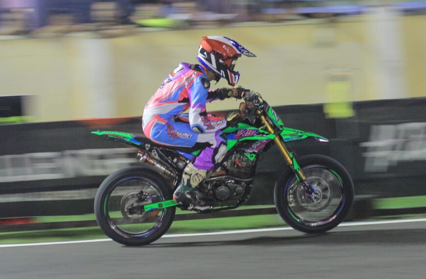 Kejurnas Supermoto Seri 4 Subang : Archi Ramiro Catatkan Waktu Terpcepat Di Super Crono 180 Junior, Febrian Yusuf Ke 2.