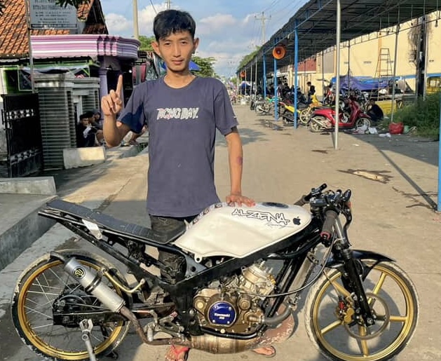 Dragbike Pemula Brebes: On Fire! Ninja 155STD Alzena Sukses Raih Podium Terbaik di Kelas Open Lewat Dani Bolit