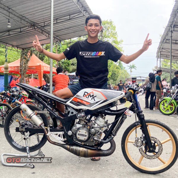 Drag Bike Slawi: Pecah Tellor! Ninja 155 Std RMKA FIX Racing Purwokerto Raih Podium 1 dan 2 Lewat Renaldi Vanson dan Tegar Sanjaya