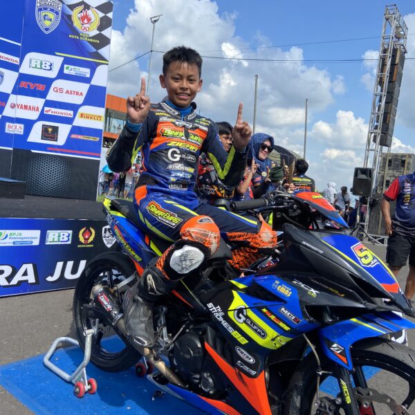 Renaldi Junior ‘Sinar Emas Ziear MCR’ Tampil Sempurna, Raih Double Winner di Kelas Rookie Motoprix Seri 1 Surabaya 2025