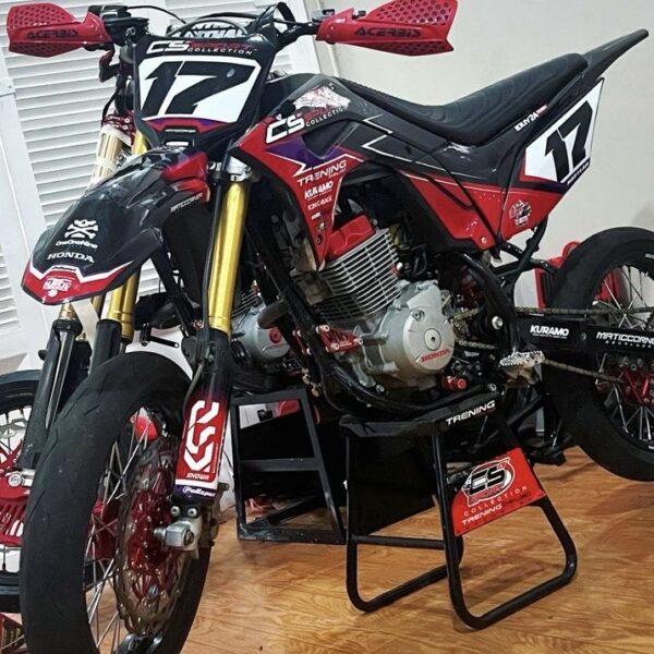 CRF “Siluman” CS Sport Collection Siap Tarung di Super Prix Seri 3 Bersama Adi Bontot dan Dafa Fey
