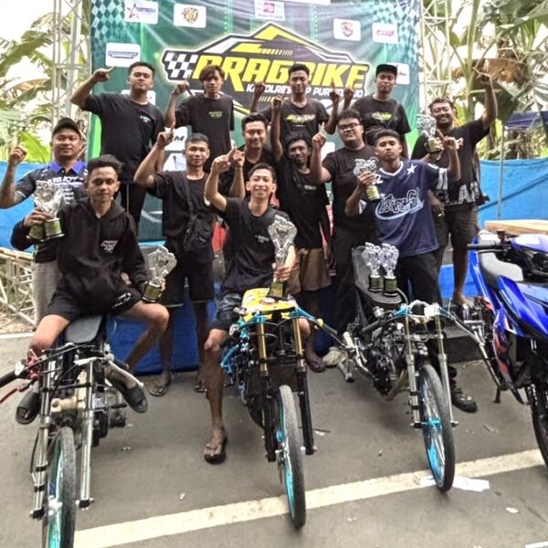 DragBike Purworejo: Tampil Sebagai Tuan Rumah, Garasi 141 CMG Pekajaman Sukses Sikat Juara Umum Bersama Akbar Ateng!