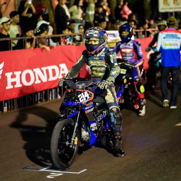 Fokus Tarung di Kelas Bebek 4Tak 130cc, HLB Racing Raih Dua Podium di Mbatu Night Race!