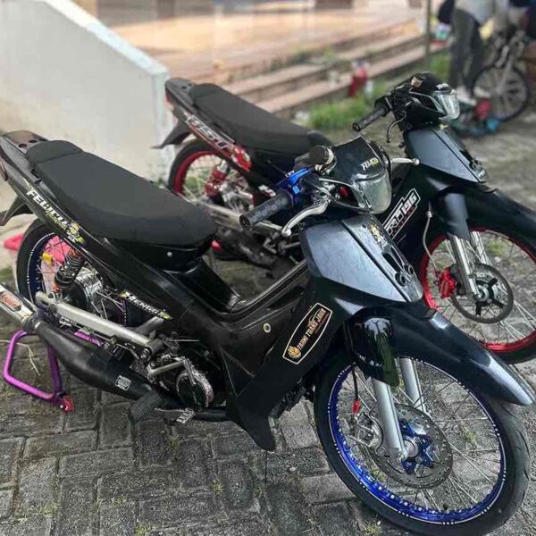 Dragbike Surabaya: Tujuh Podium Disikat! Fiz R Sunmory HRT Privaters Malang Kembali Tak Terbendung di Rookie & Mix Rider