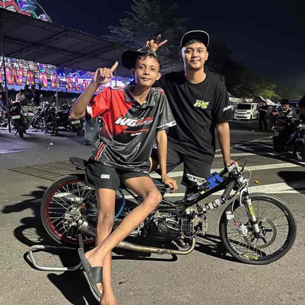 ADS Drag Bike Slawi Seri 2: Perdana Tarung di kelas bebek 4Tak 130cc Squad Kisik Boys73 Langsung Juara!
