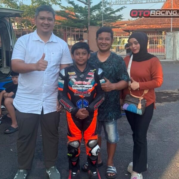 Peduli Pembinaan Atlet Balap Motor Banyumas, Bintang Romadhon Support Keanu Azka Putra Arma Yoga