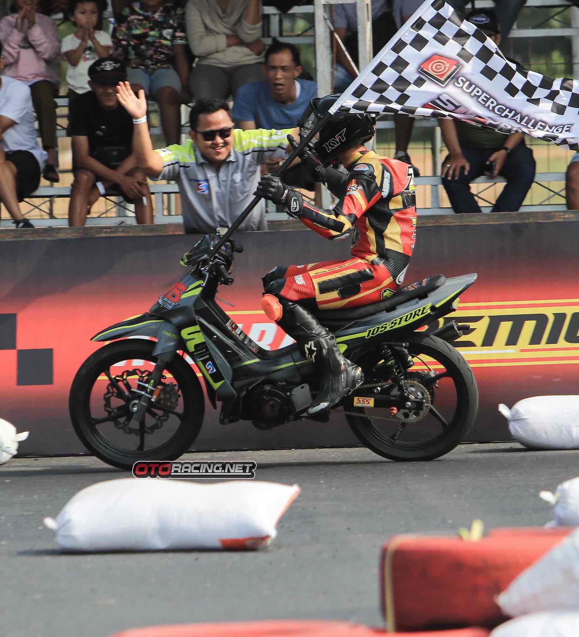 Tomy Salim ‘IOS Store Tarpan DS 111’ Belum&hellip;