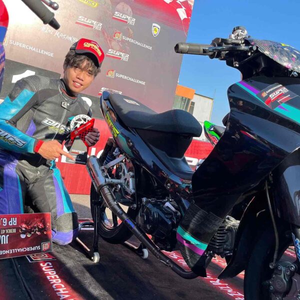 Super Prix Surabaya: Strategi Laps Akhir Sukses Bawa Reykat Jawara di Pertarungan Bebek 4Tak 130cc Novice!