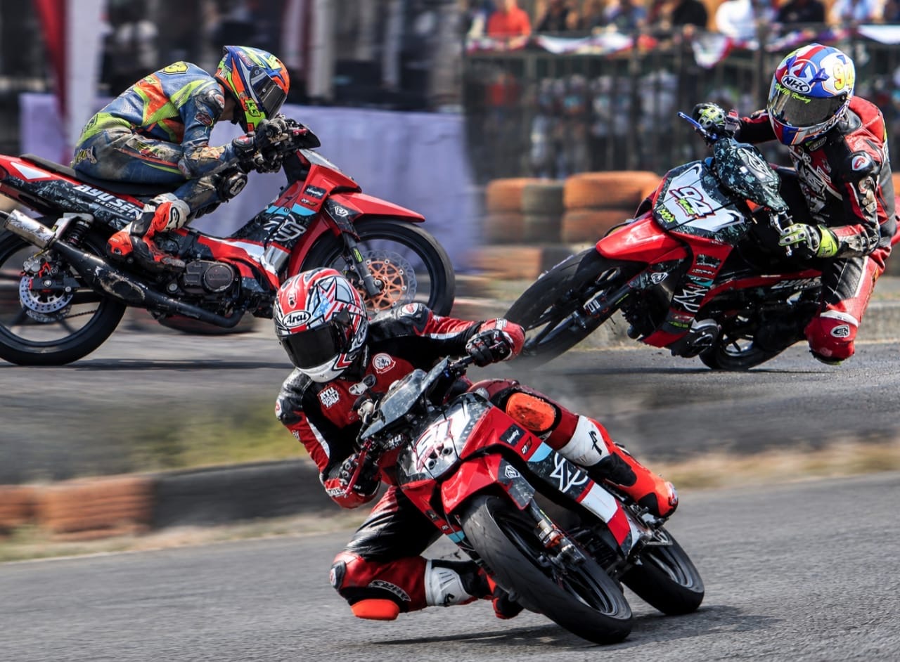 Turunkan Tiga Pembalap, Ayu Sekti Racing Team Sukses…