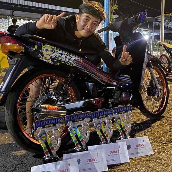 Forkopimda Drag Bike Nganjuk: FiZ R Sunmori Felicia FRT Group Dominasi Pertarungan Rookie & Rookie Pro!